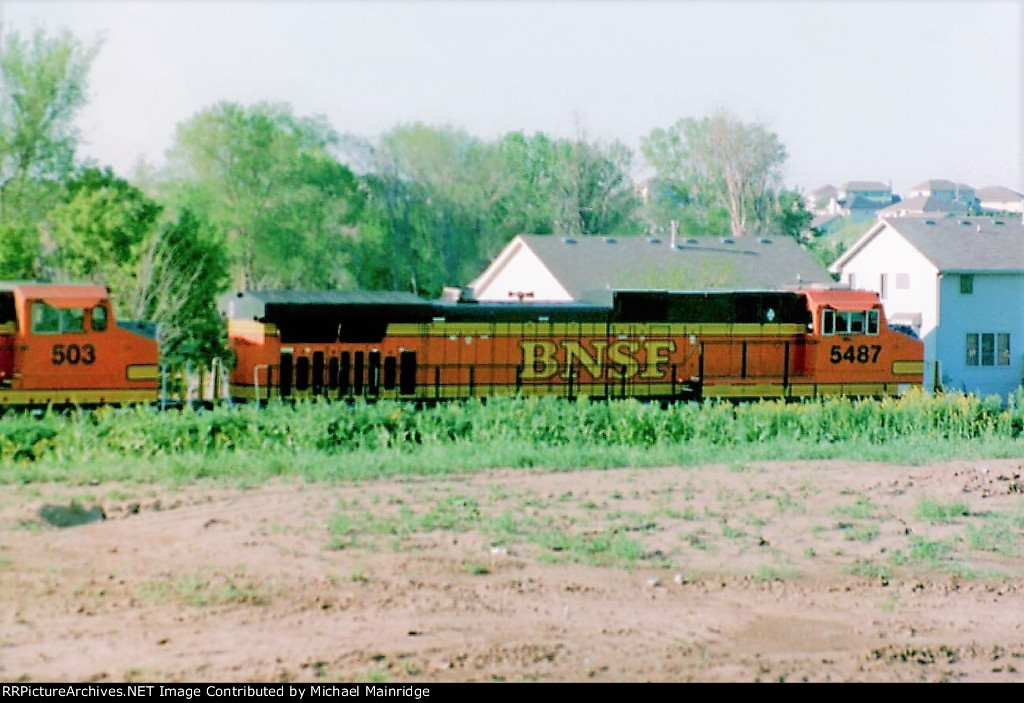 BNSF 5487